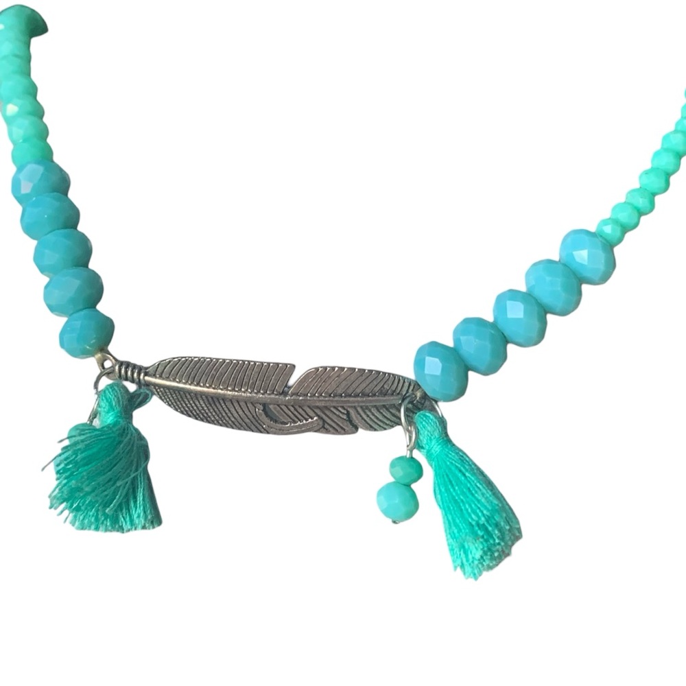 NEW Turquoise Color Faceted Glass Beaded Silver Plated Feather Woman’s Necklace